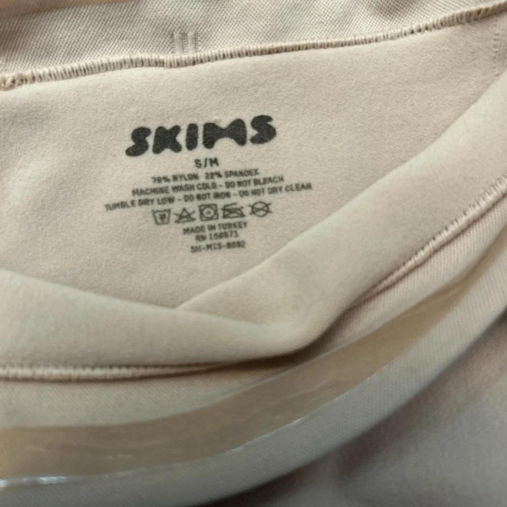 Skims tan color size S/M - Picture 2 of 2